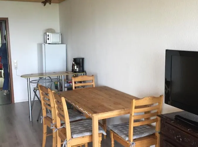 On The Hill Apartment *